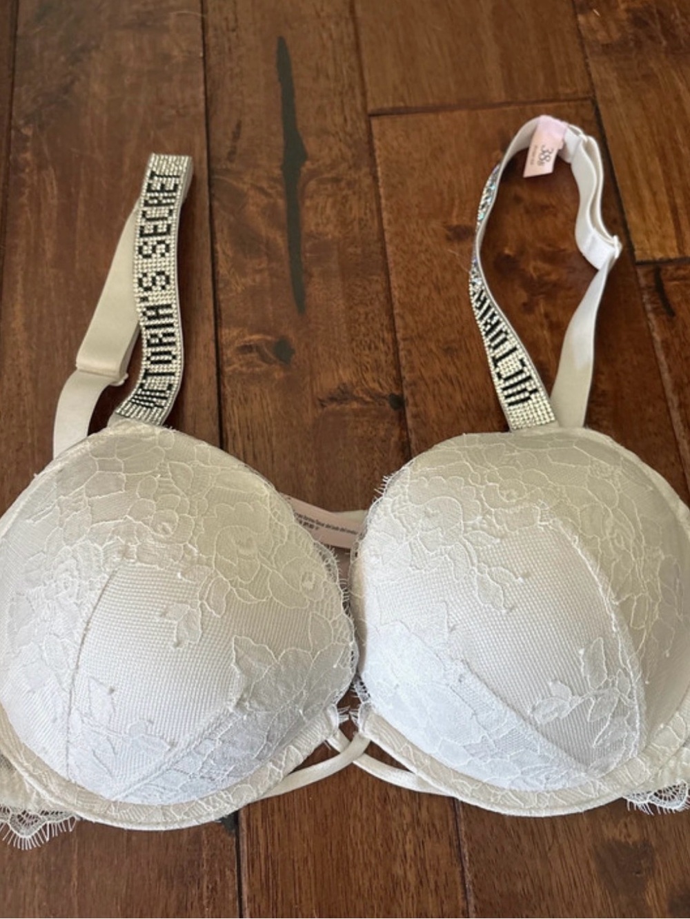 Victoria's Secret White Very Sexy Lace Push-Up Bra with Bling straps 38B New